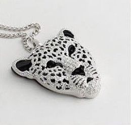 Colar com Pingente de Leopardo