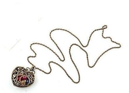 Colar de Coração Vintage com Pérolas