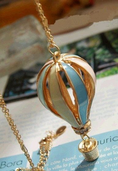 Colar com Pingente de Balão